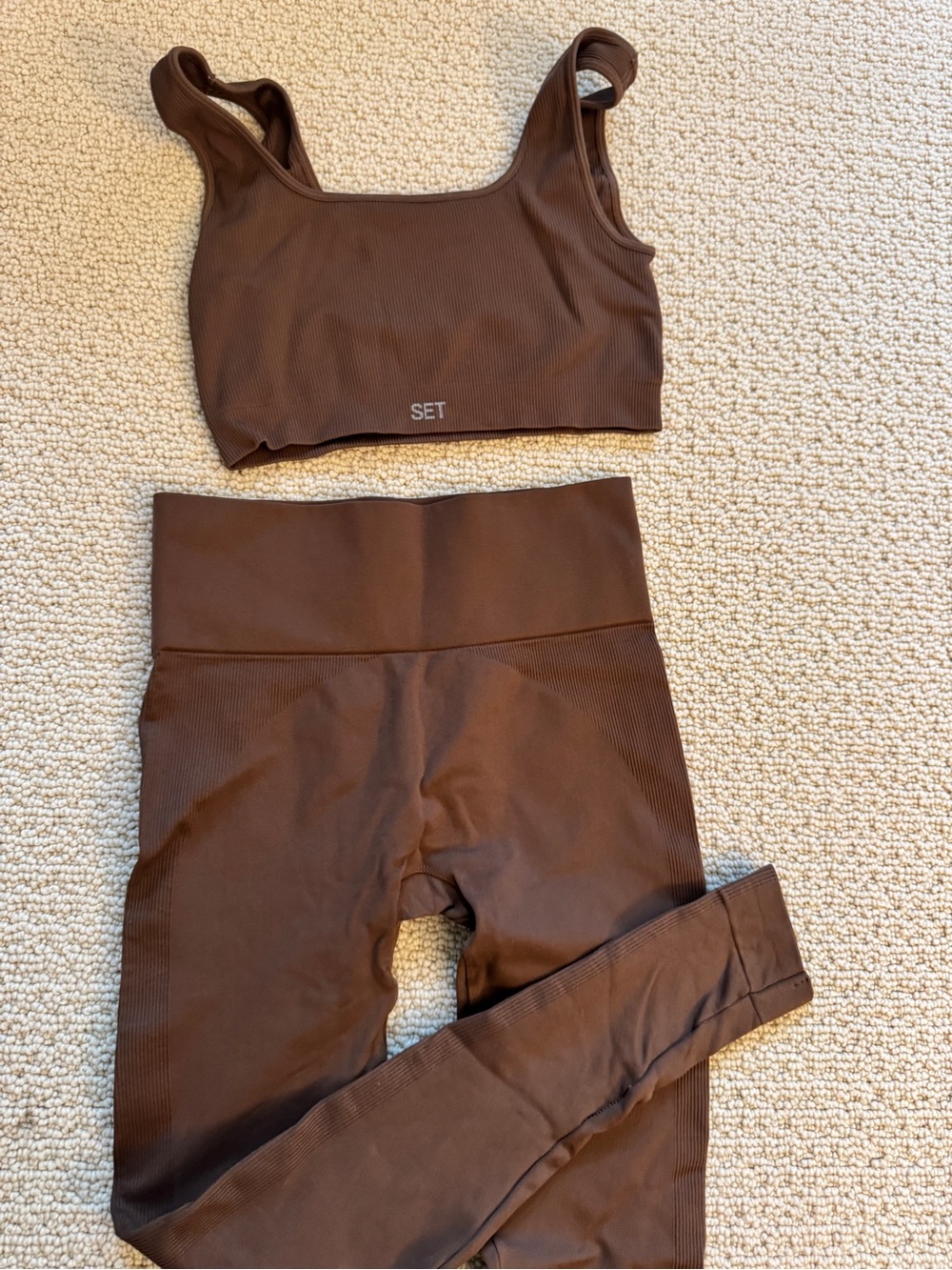 SET Active Shorts & Leggings - Picture 2 of 3